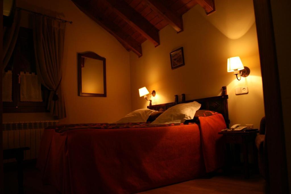 Hotel Tres Picos Eriste Zimmer foto